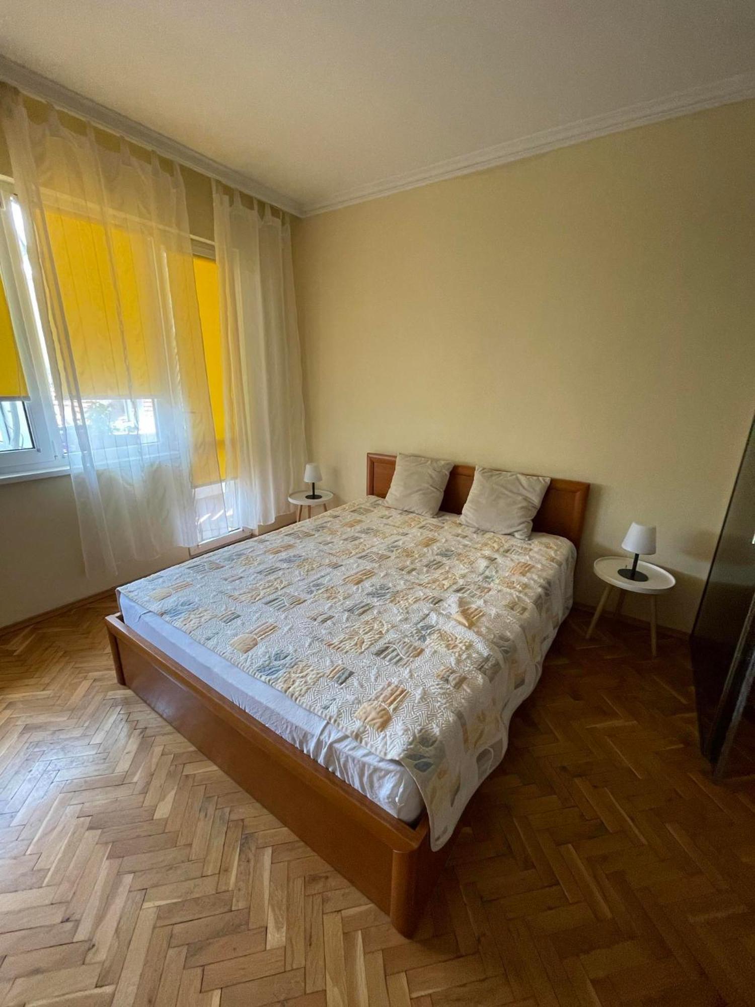 Sunny Cozy Flat In The Centre, Close To Beach, 4 Rooms, 105Sqm Varna Exterior photo